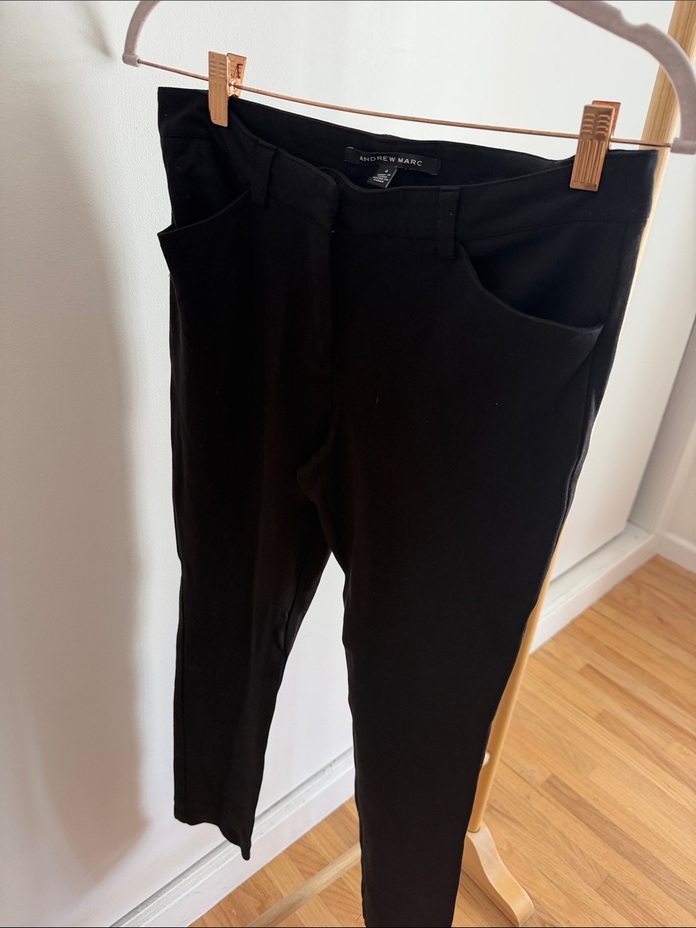 Andrew Marc Black Skinny Ponte Pants